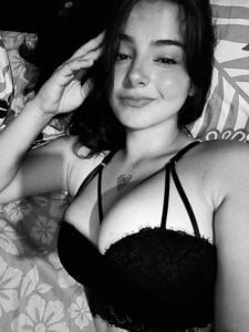 samanthaa_00 Public Pic 2