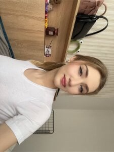 AveryBerkson coffee girl Foto 5