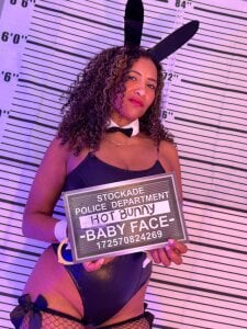 _Victoria_Hills ¿trick or treat?💀🎃 Pic 5