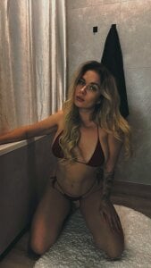 BritneyHoneySilk A little bit of me Pic