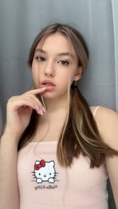 Sofi-Yang Cutie Sophie Pic 2