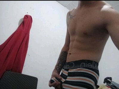 whiteboy69902 Public Pic