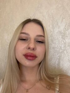 MonaChasey Worthy of your attention?^^ Pic 5