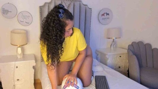 bella__honey Public Photo 6