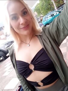 april_gold_ casual 😋😋😋 Pic 3