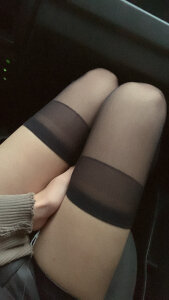 Samantha_Jones44Public图片 4