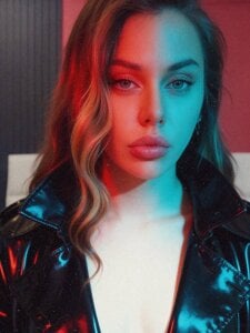 Bottomlesseyes MissChristine Pic 4