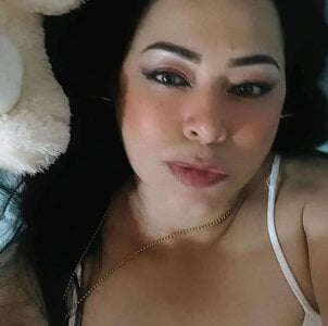 evelyn_07_ Public Pic 2