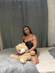 ella_ryder Public Pic 6