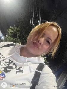 carolmodel Public Pic 2