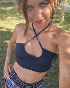 Kristel-Bellucci Public Pic 8