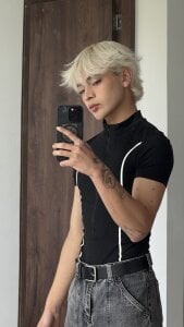 sweettfoxx White hair Pic 2