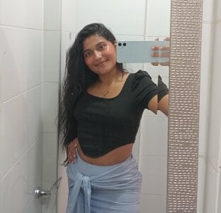 Amalia_Queen_ Public Pic 4