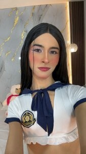 estephany_doll Admire my beautiful face, kiss it. 💘 Pic