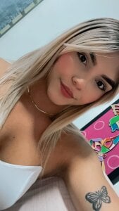 Zdjęcia daphne_rosee blondes have more fun 😉😉: 