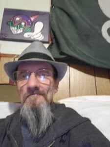 hornyraver52 Public Pic