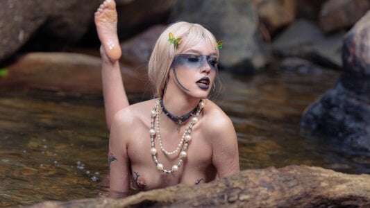 nix_wolf When Desire Burns 🔥💕 Gambar