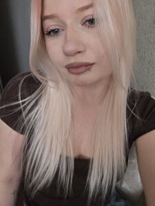 MariYourshaw me and omly me Pic 5