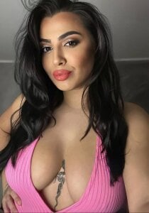 Carla_Shine Public Pic 3