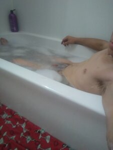damdavid2020 Bath Time Pic 4