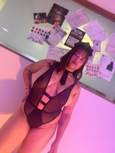 gabriella_luv Public Pic 4