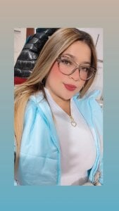 1emma_boobs Public Pic 2