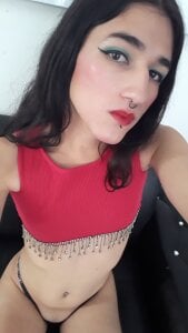 Evil_Queen13 Red Shirt Pic 2