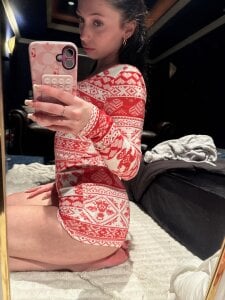 laurensmithhh christmas pics Pic 3