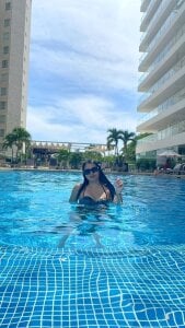 IsaDiiaz happiness🏖️ Pic 2