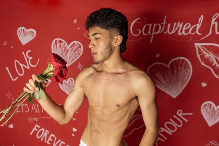 Tylerffoxxの❤️‍🔥 I’m Not Cupid… I’m the Temptation 🔥の 4枚の写真