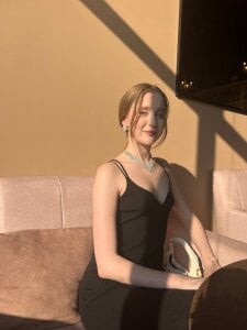 MiraJuicyJune Public Pic 2