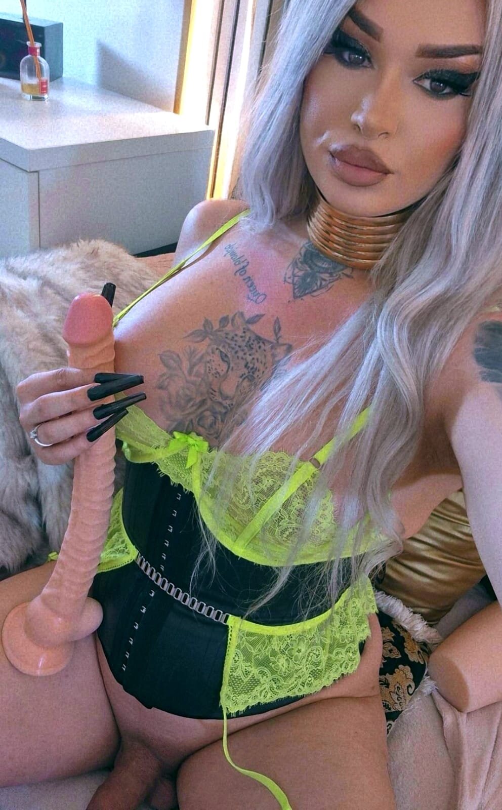 AlenaRios immagine di tendenza 9200