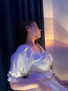 CrissyKales Trying on an outfit Billede