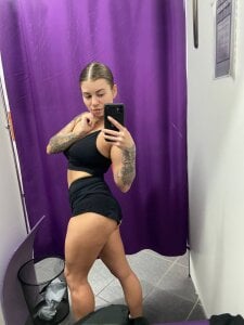 LeilaVixen Public Pic 3