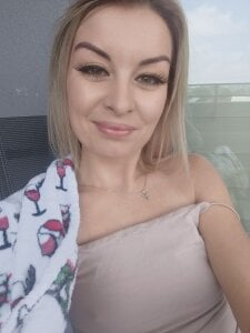 LenaHorny Public รูป 