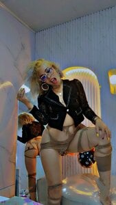 ferchisconejita Between legs Pic 2