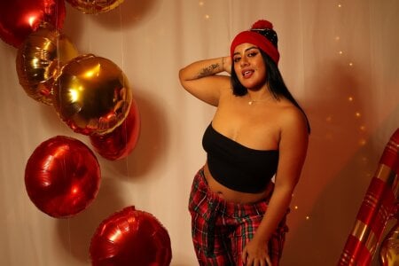 amatista__smith Christmas 2025 Pic 2