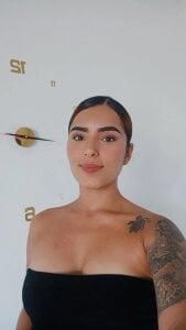 Naomi_Scott1 Public Pic 4