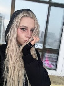 SimonaKaroly Public Bilde 5