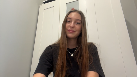 selena_favn: Public ( 5 фото)