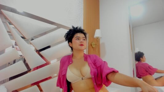 _Curly_BeautyのPinky girl ❤️の枚の写真