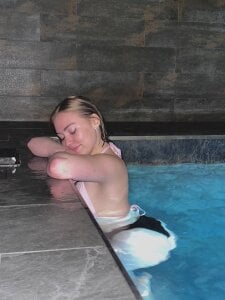 LaraKrein_lk Lara and her life Pic 7