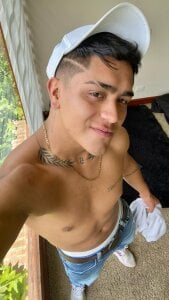 aroon_12 Public Pic 3