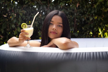 JACUZZI AFTERNOON od BelhaLawuo  6 snímek