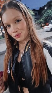 Brianna_Bondd ✨ Game of Glances Pic 4