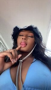 BeverlySteel Sunny day 🌞 Pic 2