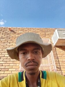 LLYSL: Public ( 7 фото)