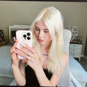 red_qwe Public Pic 3