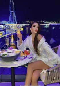 milkbreastsexy Public Foto 8