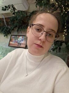 Bell_Gabi Public Pic 5